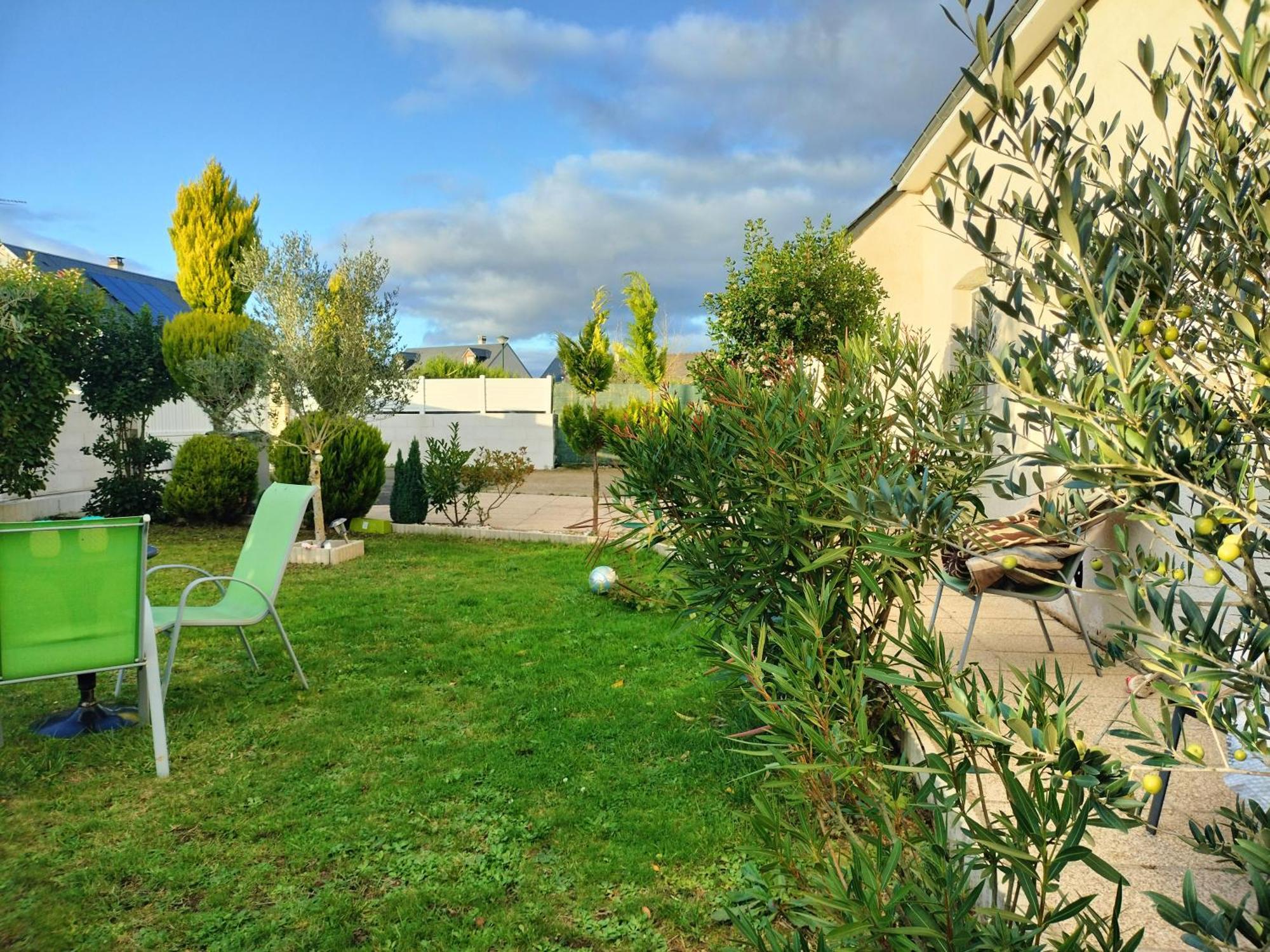 Un Studio Avec Une Entree Independante Thilouze Exterior foto